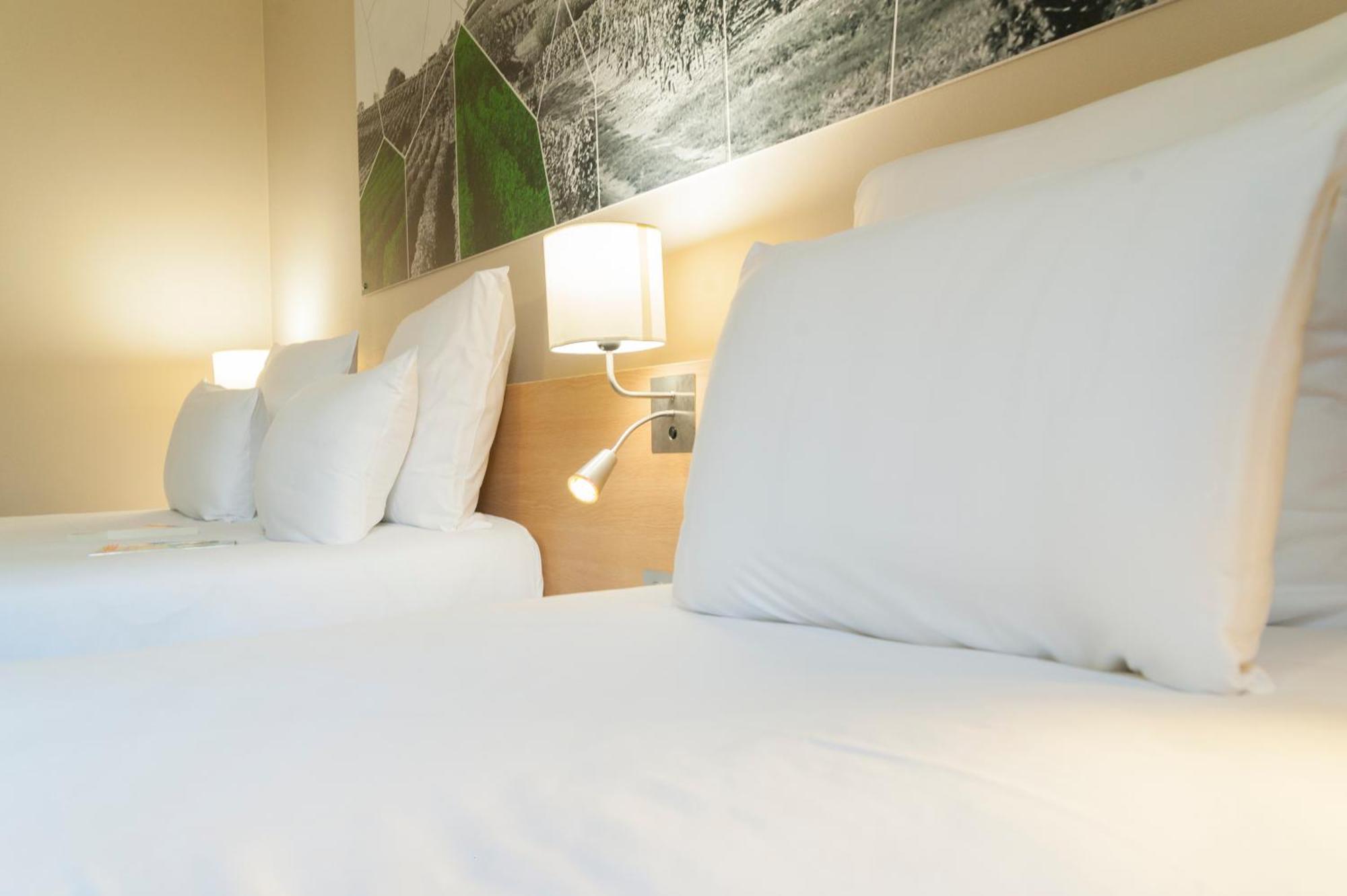 Brit Hotel Macon Centre Gare Exterior foto