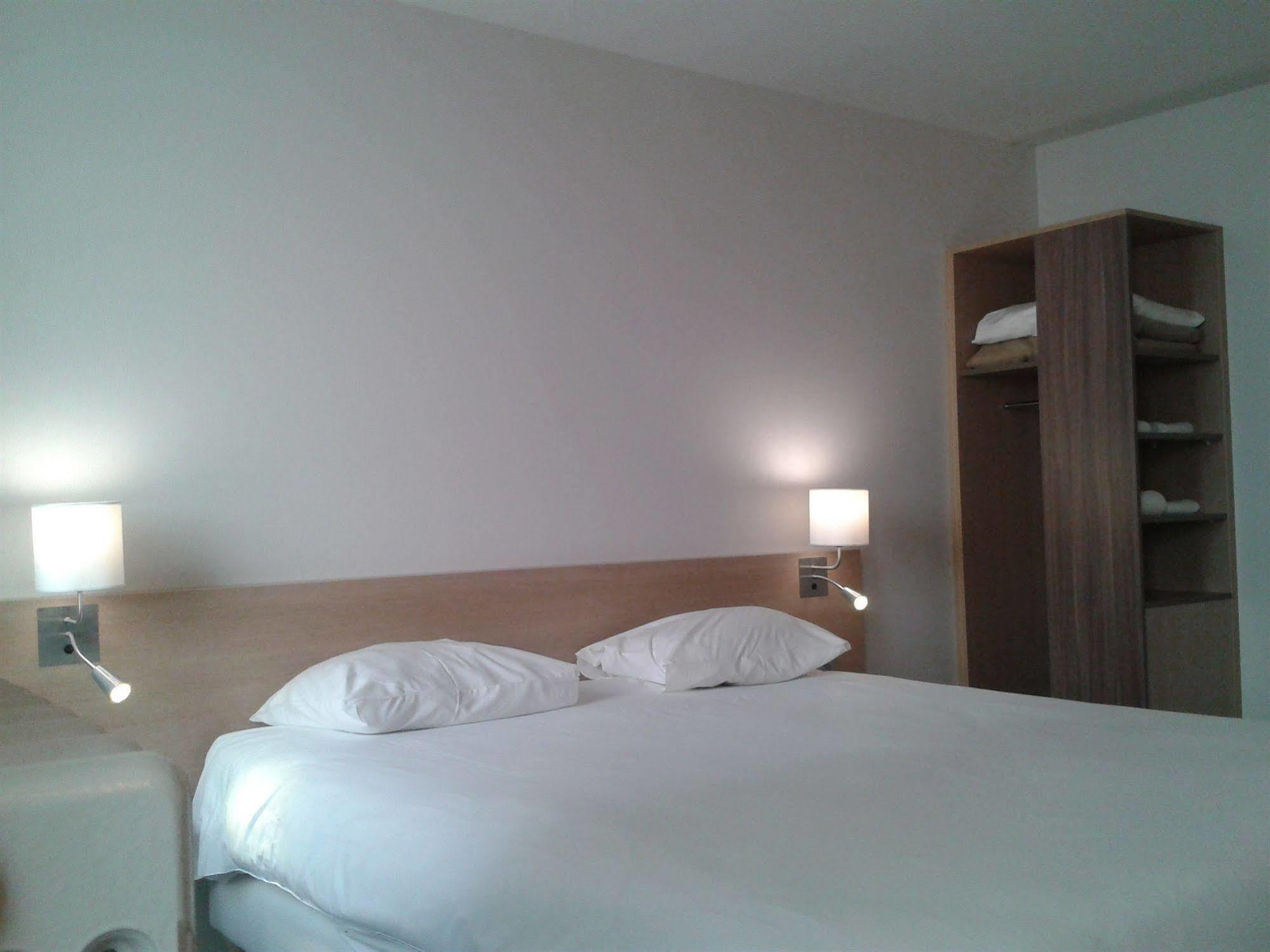 Brit Hotel Macon Centre Gare Exterior foto